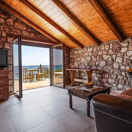 Petronas Land House 2 Villa Archangelos  Buitenkant foto