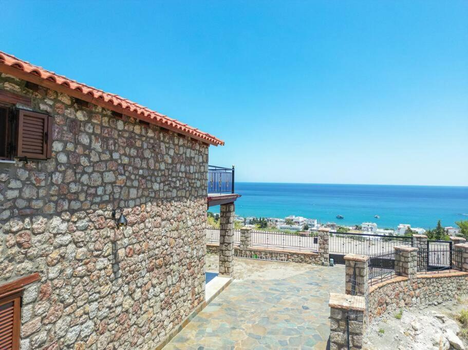 Petronas Land House 2 Villa Archangelos  Buitenkant foto
