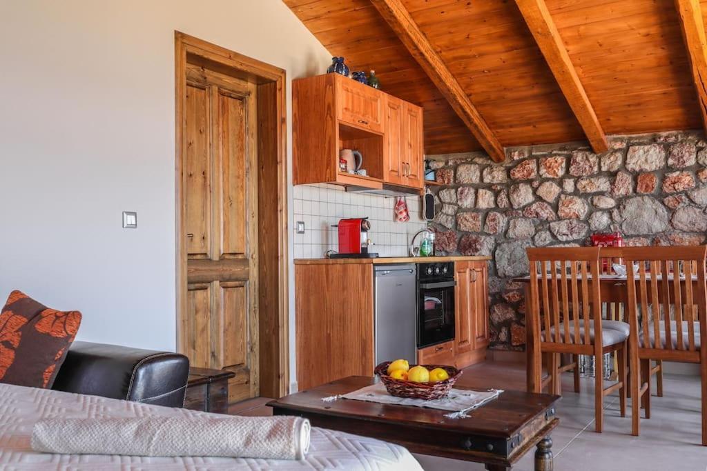 Petronas Land House 2 Villa Archangelos  Buitenkant foto