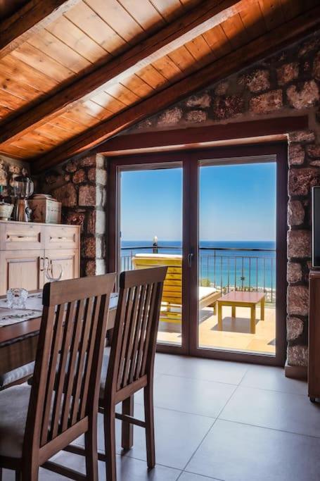 Petronas Land House 2 Villa Archangelos  Buitenkant foto